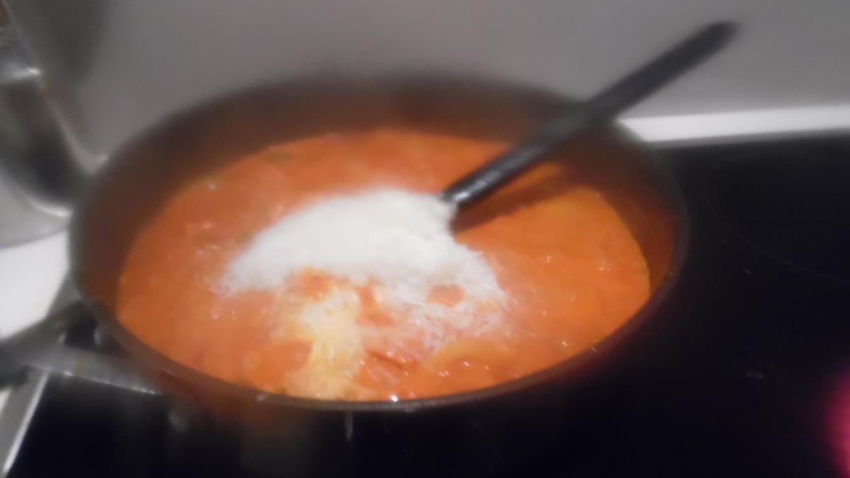 Pasta mit Paprika-Tomaten-Rahmsoße und scharfer Salsiccia - Rezept - Bild Nr. 6764