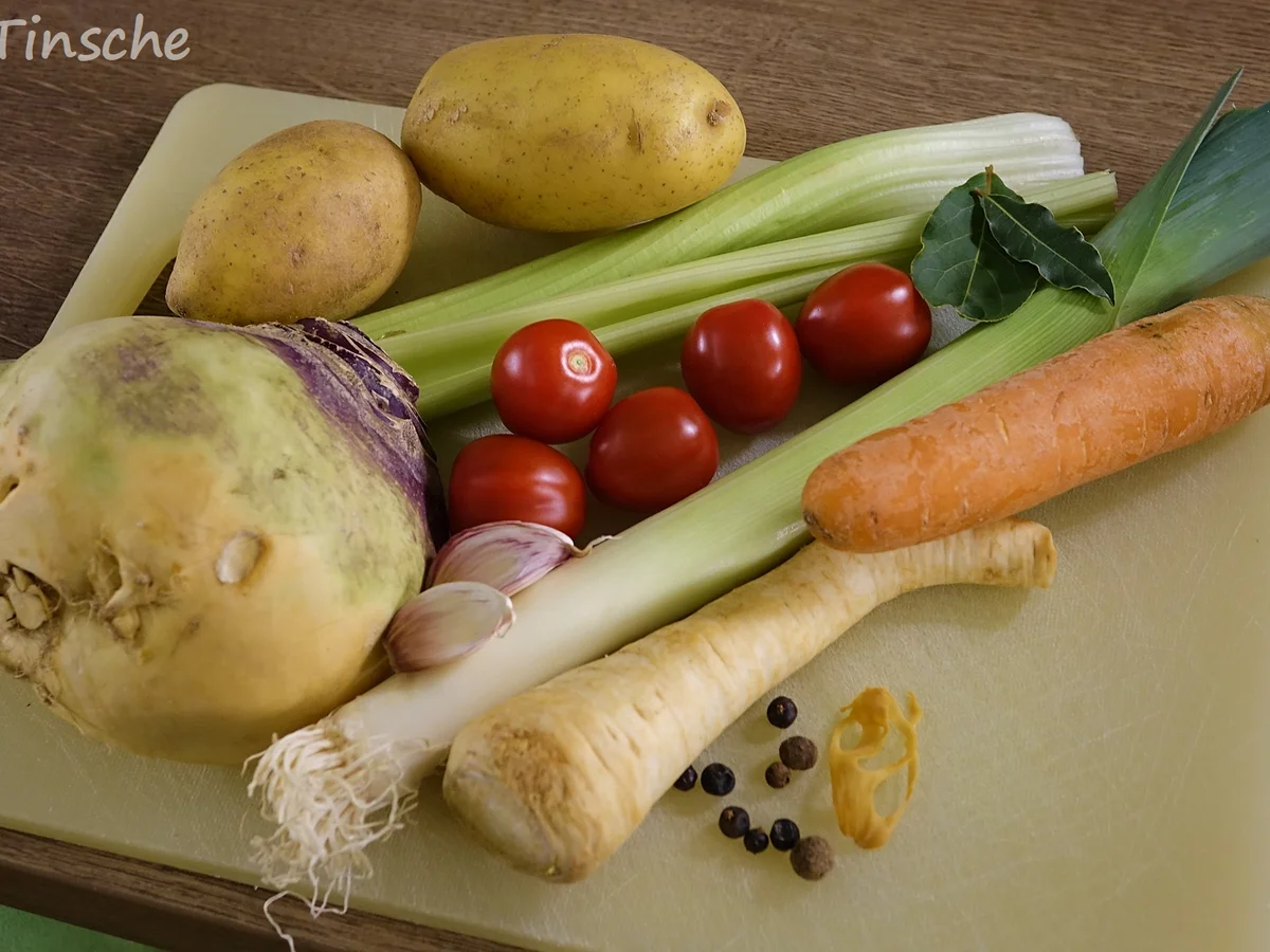 Rezept: Bunter Gemüseeintopf mit Speck Bild Nr. 6773 Bunter Gemüseeintopf mit Speck - Rezept - Bild Nr. 6773