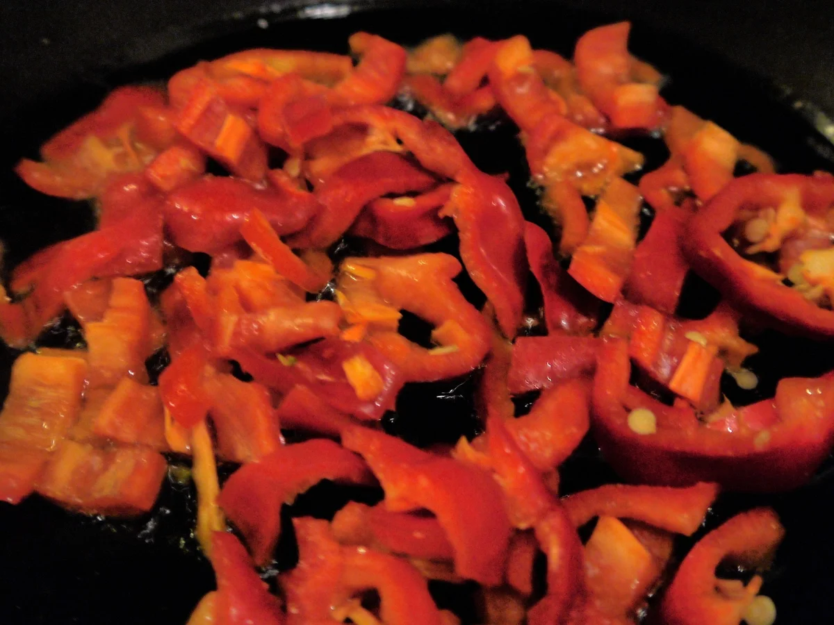Rezept: Pasta mit Broccoli-Paprika-Rahm Bild Nr. 3 Pasta mit Broccoli-Paprika-Rahm - Rezept - Bild Nr. 3