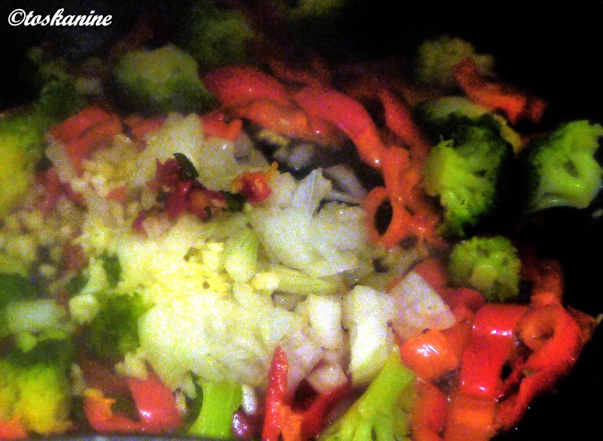 Pasta mit Broccoli-Paprika-Rahm - Rezept - Bild Nr. 5