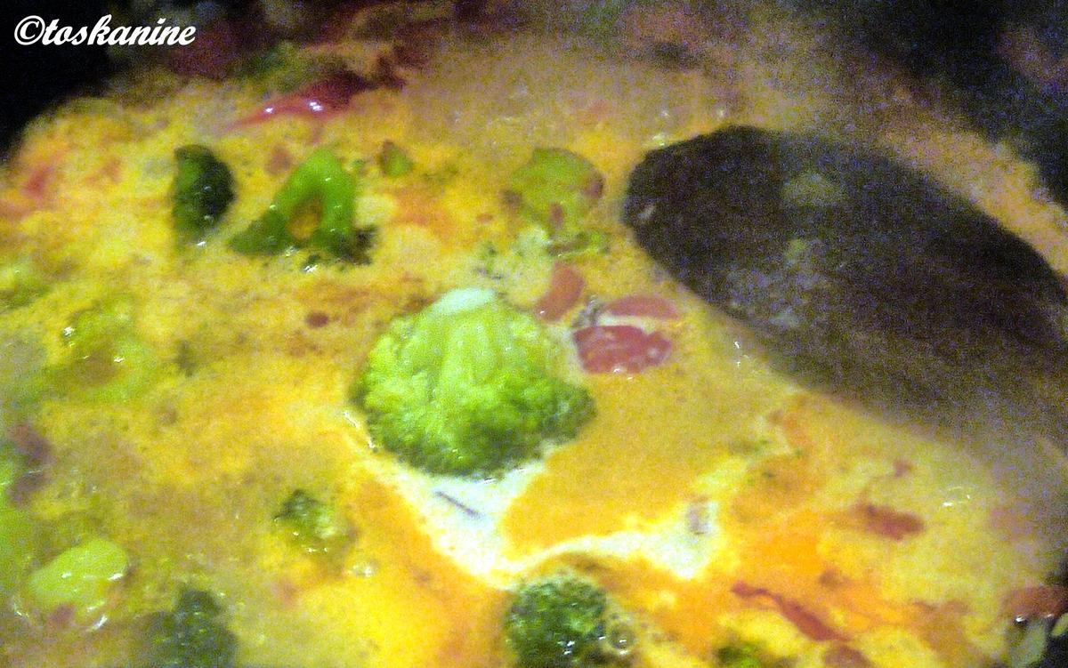 Pasta mit Broccoli-Paprika-Rahm - Rezept - Bild Nr. 6