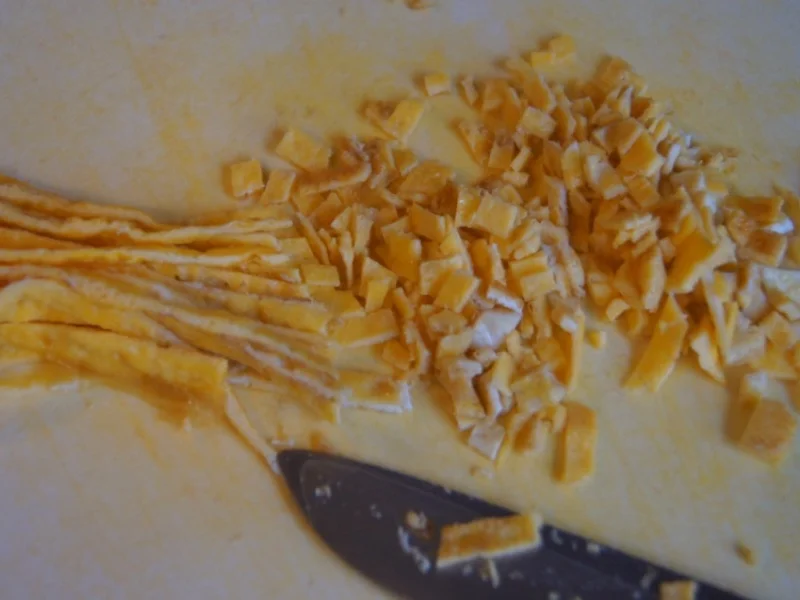 Gebratener gelber Basamatireis mit Ei, Hähnchenfleisch und Gemüse - Rezept - Bild Nr. 6777