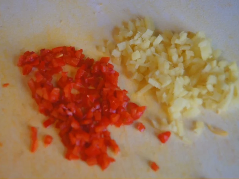 Gebratener gelber Basamatireis mit Ei, Hähnchenfleisch und Gemüse - Rezept - Bild Nr. 6779