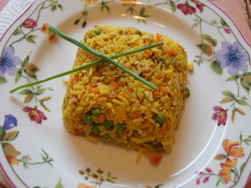 Gebratener gelber Basamatireis mit Ei, Hähnchenfleisch und Gemüse - Rezept - Bild Nr. 6789