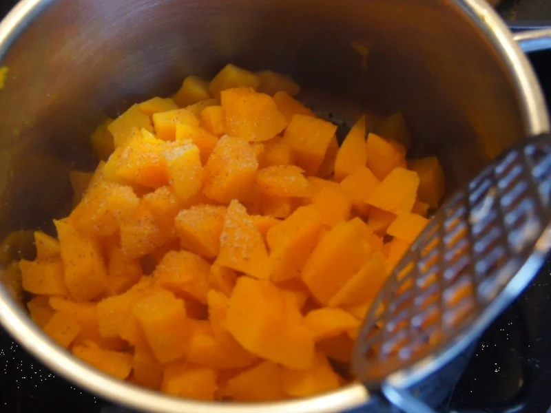 Alaska-Seelachs mit Kürbisstampf und Zuckererbsen - Rezept - Bild Nr. 6784