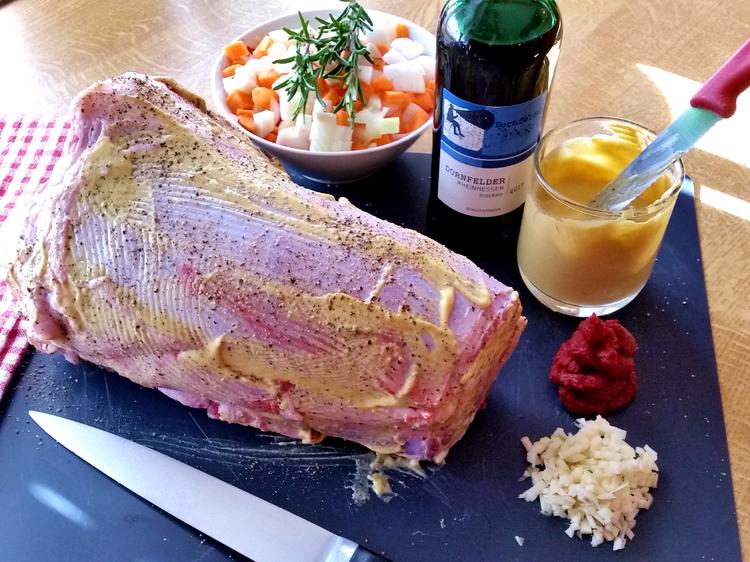 Kalbshaxe im Ganzen geschmort - Rezept mit Bild
