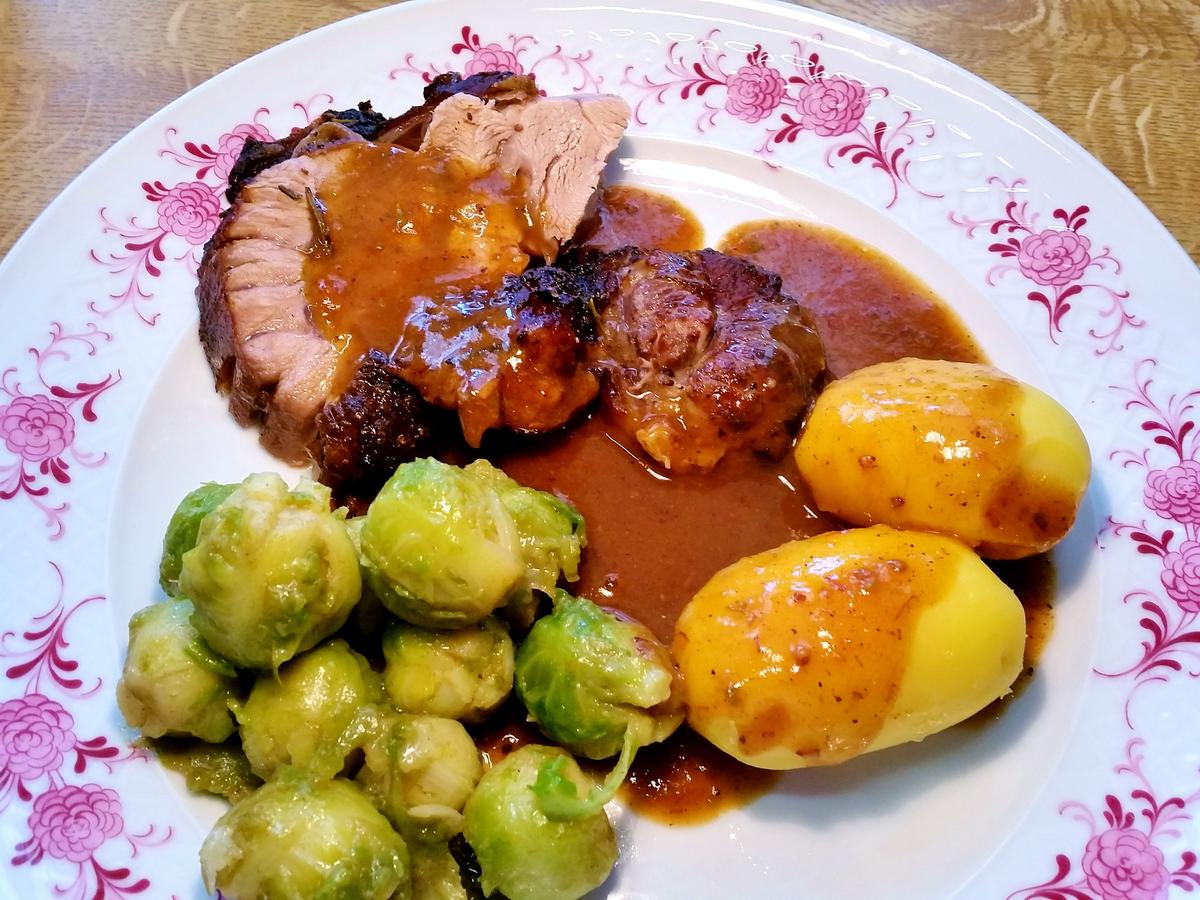 Kalbshaxe im Ganzen geschmort - Rezept mit Bild