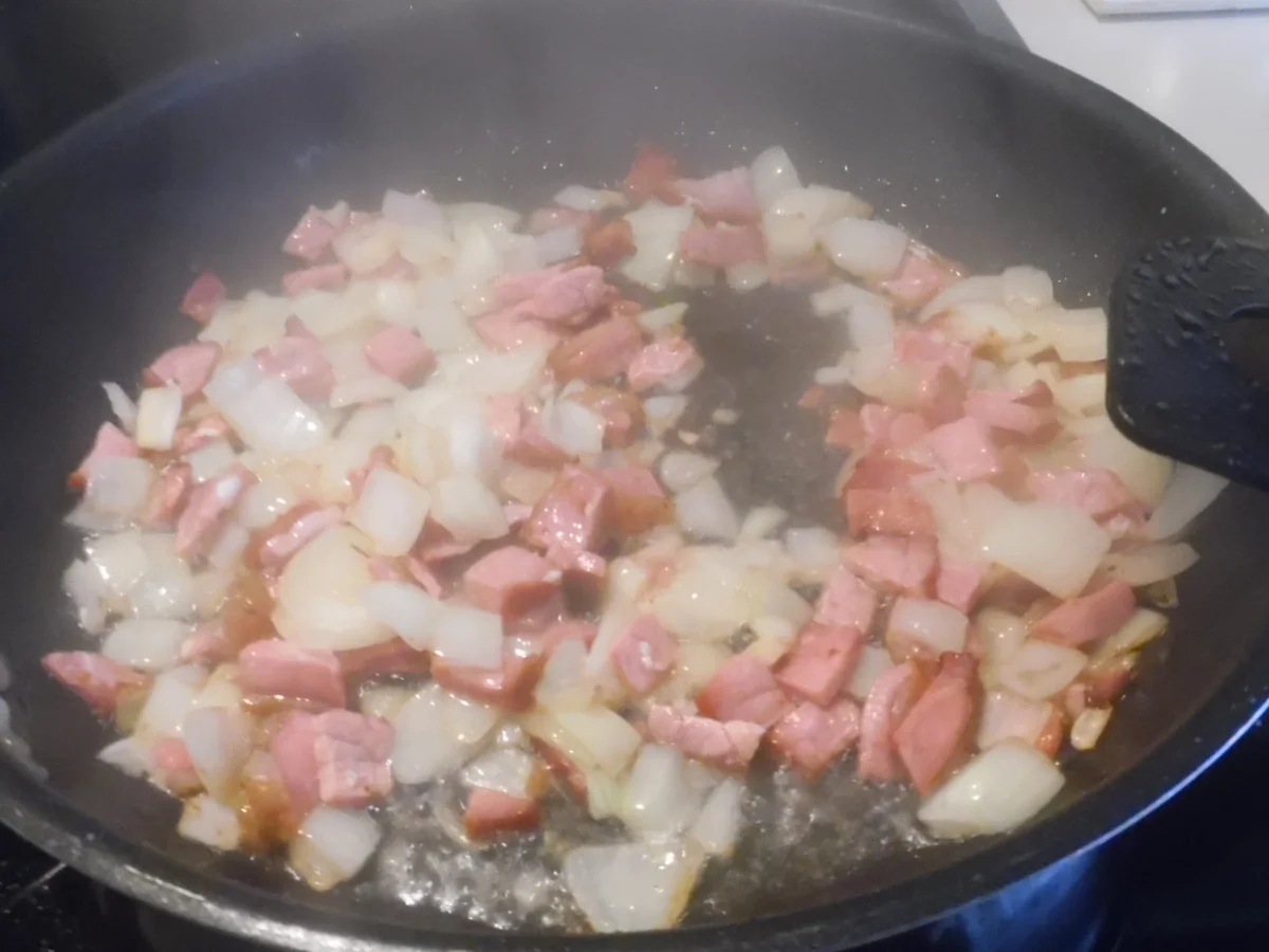 Rezept: Frikadellen "Cordon bleu" mit Kartoffel-Bohnen-Salat und Dip Bild Nr. 6783 Frikadellen "Cordon bleu" mit Kartoffel-Bohnen-Salat und Dip - Rezept - Bild Nr. 6783