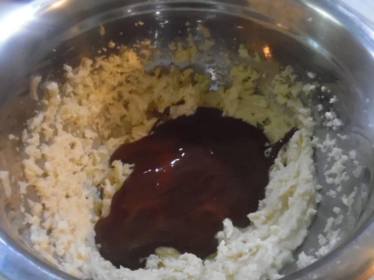 Rezept: Marzipan-Rum-Röllchen Bild Nr. 6778 Marzipan-Rum-Röllchen - Rezept - Bild Nr. 6778