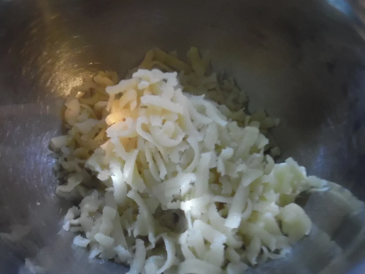 Rezept: Marzipan-Rum-Röllchen Bild Nr. 6779 Marzipan-Rum-Röllchen - Rezept - Bild Nr. 6779