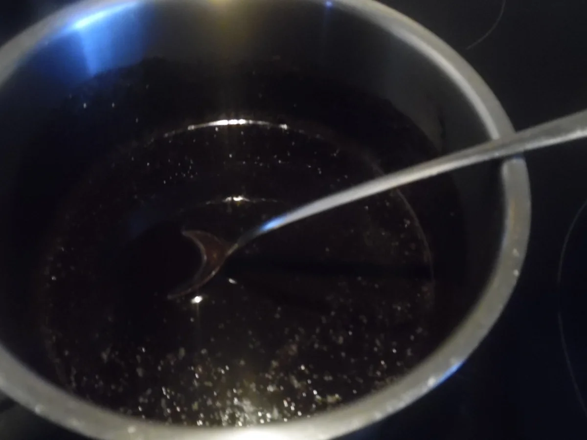 Rezept: Marzipan-Rum-Röllchen Bild Nr. 6783 Marzipan-Rum-Röllchen - Rezept - Bild Nr. 6783