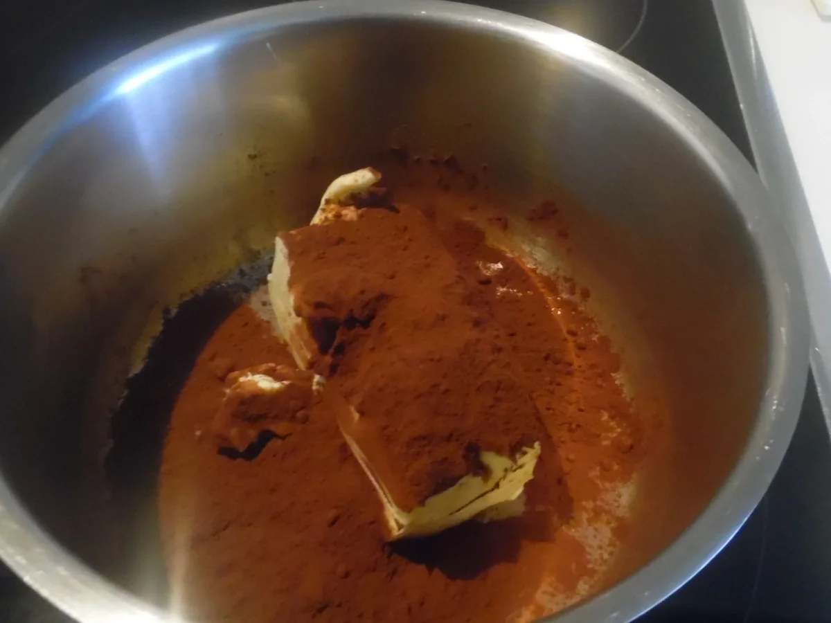 Rezept: Marzipan-Rum-Röllchen Bild Nr. 6784 Marzipan-Rum-Röllchen - Rezept - Bild Nr. 6784