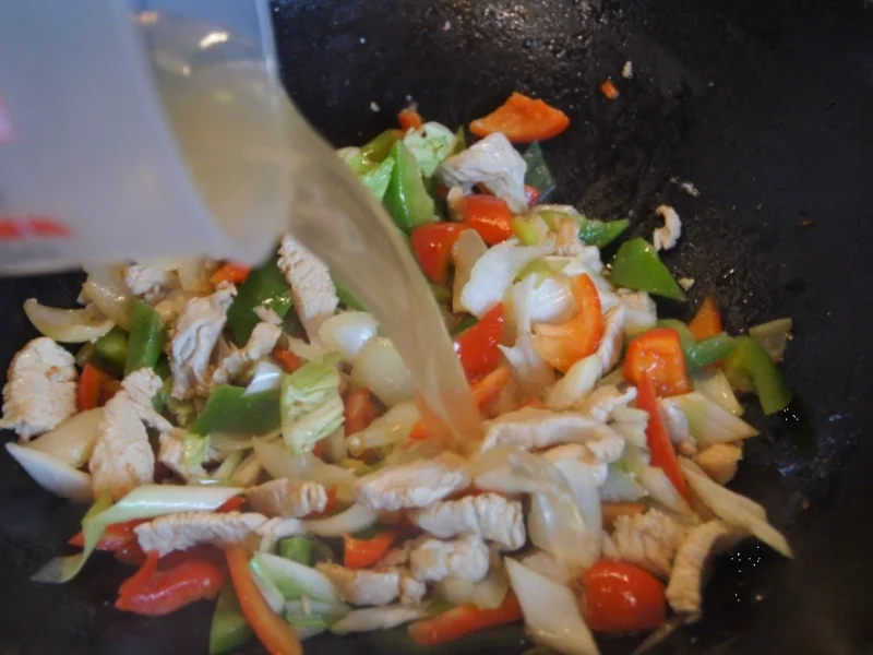 Rezept: Puten-Curry-Nudel-Wok Bild Nr. 6794 Puten-Curry-Nudel-Wok - Rezept - Bild Nr. 6794