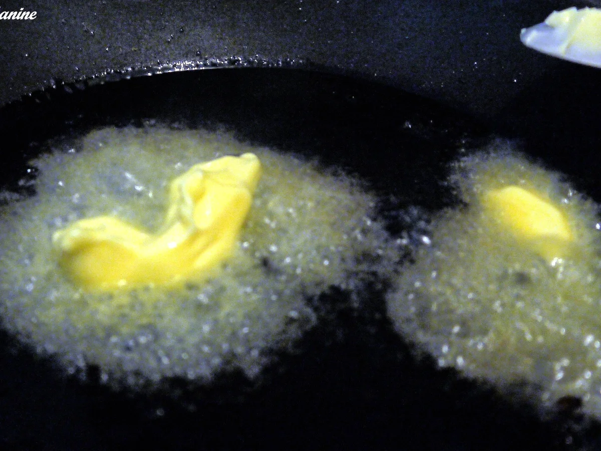 Rezept: Apfel-Chili-Butter mit gerösteten Zwiebeln Bild Nr. 4 Apfel-Chili-Butter mit gerösteten Zwiebeln - Rezept - Bild Nr. 4