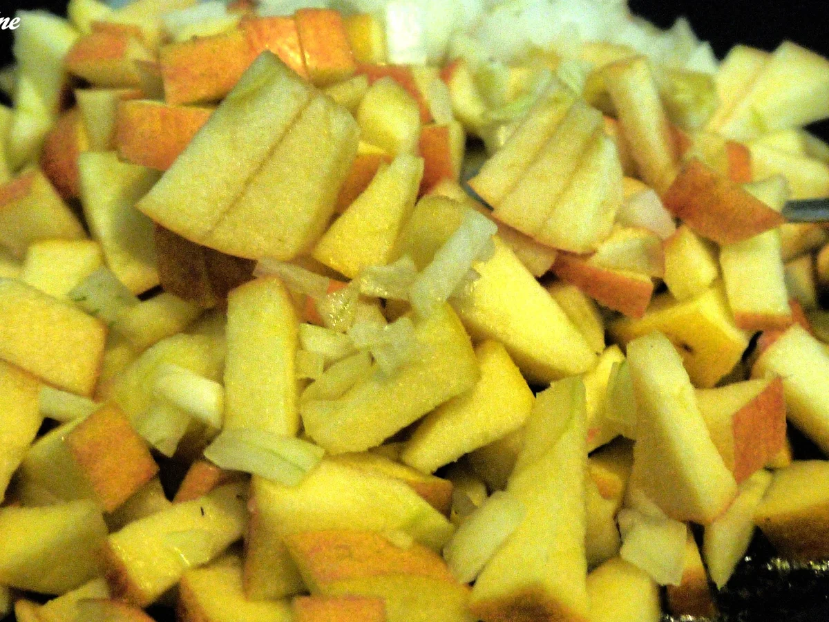 Rezept: Apfel-Chili-Butter mit gerösteten Zwiebeln Bild Nr. 5 Apfel-Chili-Butter mit gerösteten Zwiebeln - Rezept - Bild Nr. 5