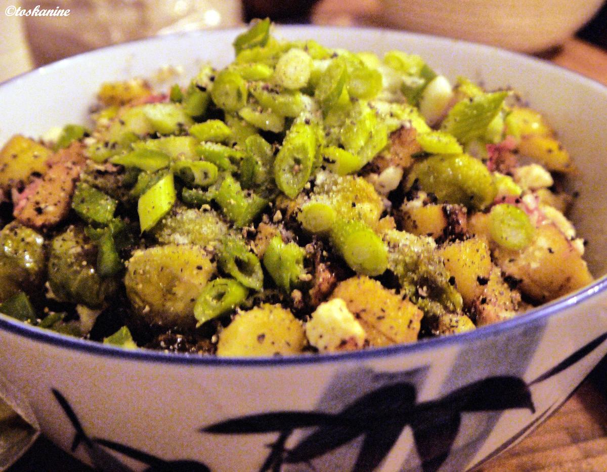 Warmer Bratkartoffelsalat mit ofengeröstetem Rosenkohl - Rezept - Bild Nr. 12