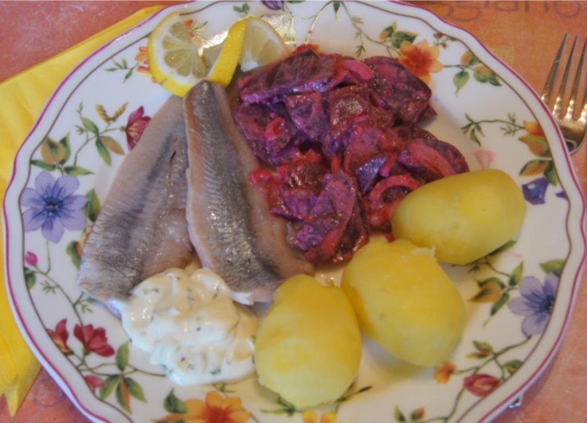 Matjesfilet mit Rote Beete Salat und Pellkartoffeln - Rezept - Bild Nr. 8