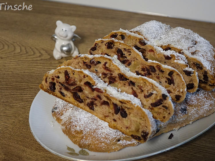 Cranberry-Kirschstollen mit Marzipan