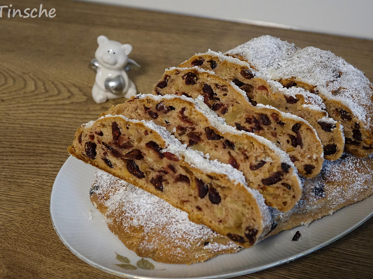 Cranberry-Kirschstollen mit Marzipan - Rezept - kochbar.de