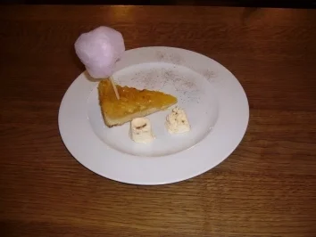 Äppelwoi-Küchlein an Amarettiniparfait und Zuckerwatte - Rezept