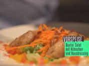 Bunter Salat mit Hühnchen und Hausdressing, dazu frisches Brot - Rezept - Bild Nr. 2