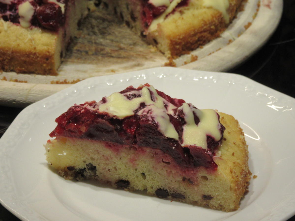 Backen: Rote Grütze trifft auf Stracciatella-Kuchen - Rezept - Bild Nr. 6837