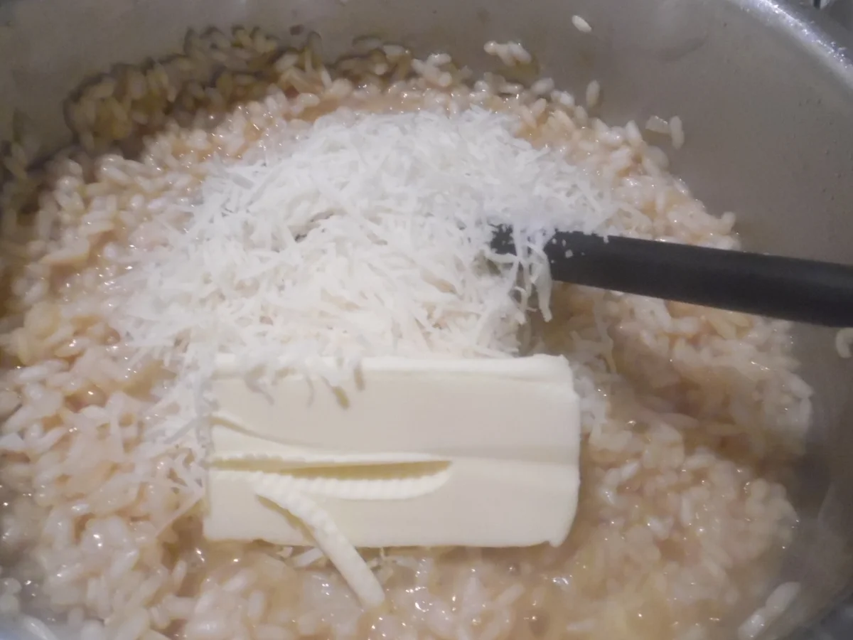 Kräuter-Risotto mit gefüllter Salsiccia im Schinken-Mantel - Rezept - Bild Nr. 6830