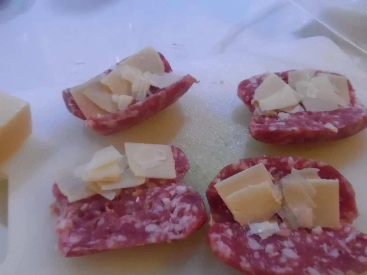 Kräuter-Risotto mit gefüllter Salsiccia im Schinken-Mantel - Rezept - Bild Nr. 6833