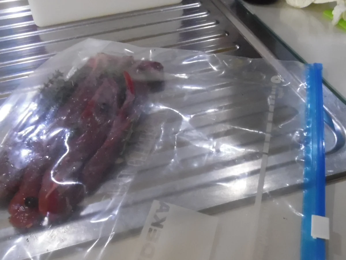 Rezept: Reh-Filet mit Waldbeeren-Soße, Walnuss-Knöpfle und Rosenkohl-Blättchen Bild Nr. 6845 Reh-Filet mit Waldbeeren-Soße, Walnuss-Knöpfle und Rosenkohl-Blättchen - Rezept - Bild Nr. 6845