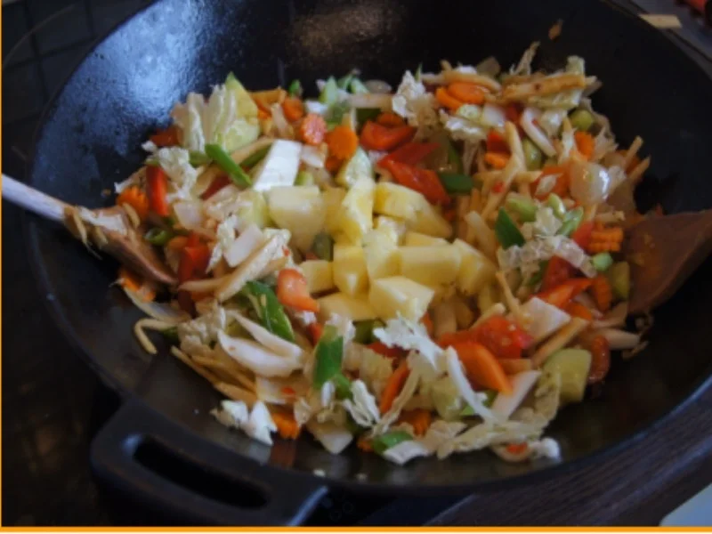 Ausgebacke Putenbrust mit Mie-Nudeln-Gemüsemix im Wok - Rezept - Bild Nr. 23