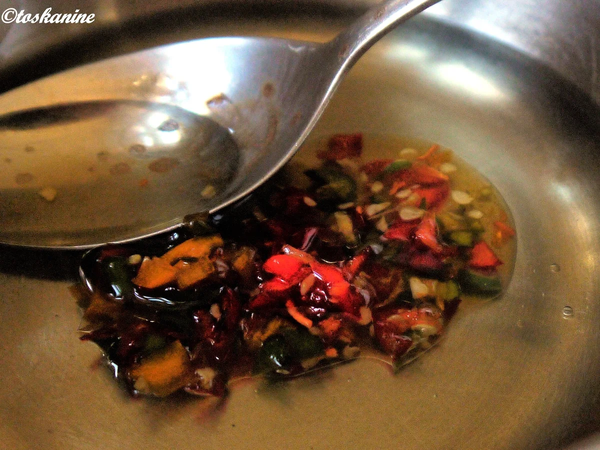 Mariniertes Schwein und Knöpfle in Tomatensauce - Rezept - Bild Nr. 4