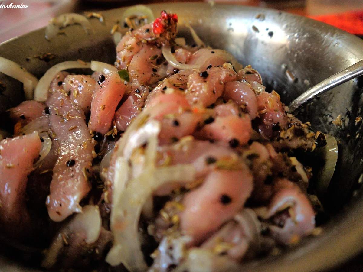 Mariniertes Schwein und Knöpfle in Tomatensauce - Rezept - Bild Nr. 9