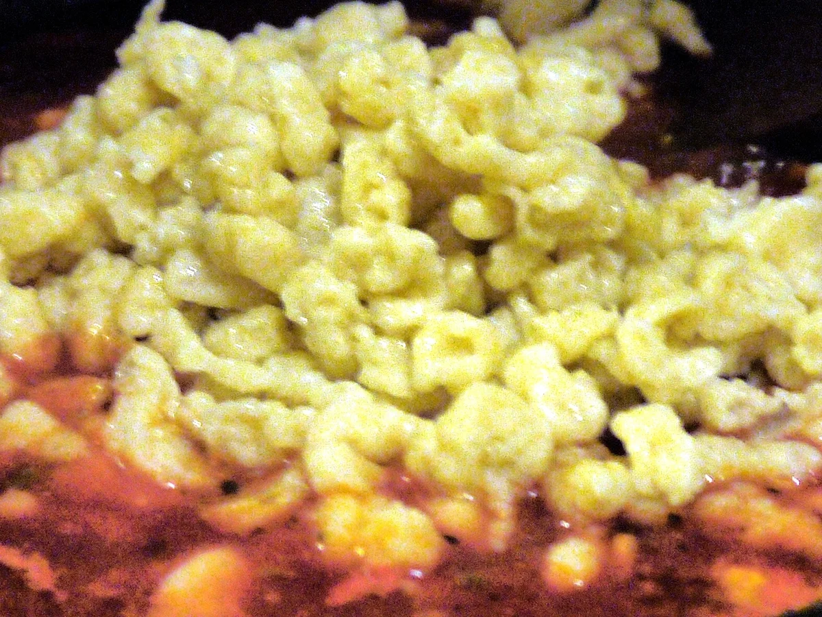 Mariniertes Schwein und Knöpfle in Tomatensauce - Rezept - Bild Nr. 12