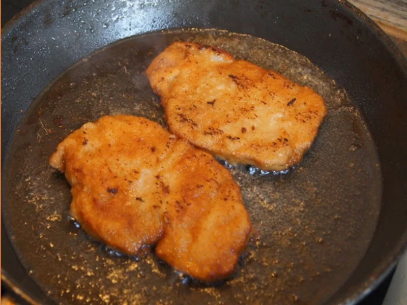 Alm-Schnitzel mit herzhaften Bratkartoffeln - Rezept - Bild Nr. 6