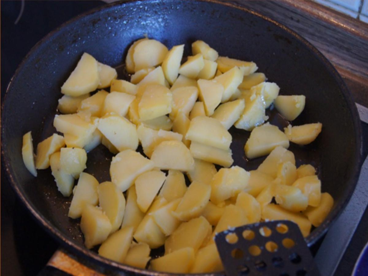 Alm-Schnitzel mit herzhaften Bratkartoffeln - Rezept - Bild Nr. 9