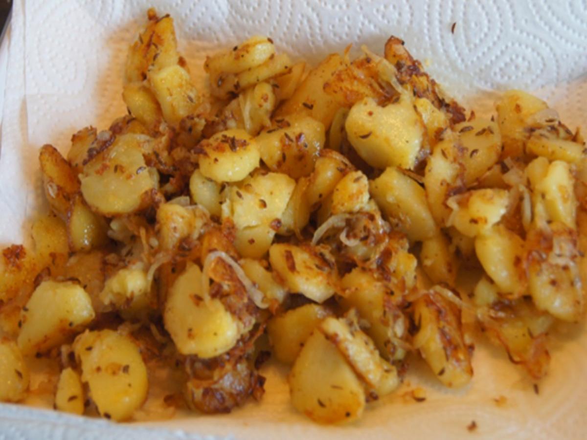 Alm-Schnitzel mit herzhaften Bratkartoffeln - Rezept - Bild Nr. 12