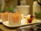 Mille-feuille von Mascarpone und Himbeeren mit Camparisorbet - Rezept - Bild Nr. 2