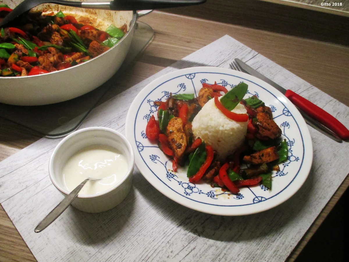 Rezept: Hähnchen-Gyros-Pfanne mit Gemüse Bild Nr. 2 Hähnchen-Gyros-Pfanne mit Gemüse - Rezept - Bild Nr. 2