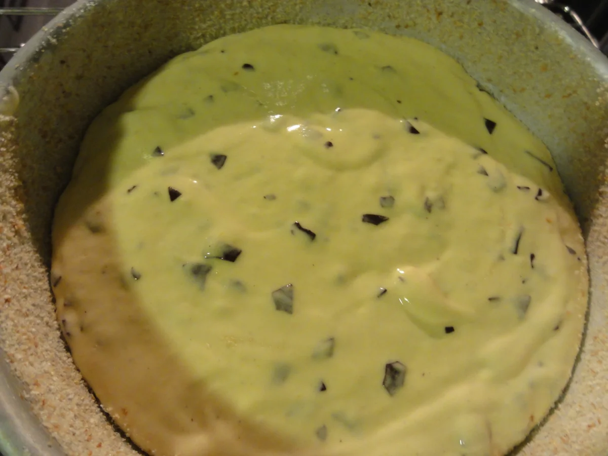 Rezept: Biskuit: HAPPY BIRTHADY TORTE Bild Nr. 8192 Biskuit: HAPPY BIRTHADY TORTE - Rezept - Bild Nr. 8192