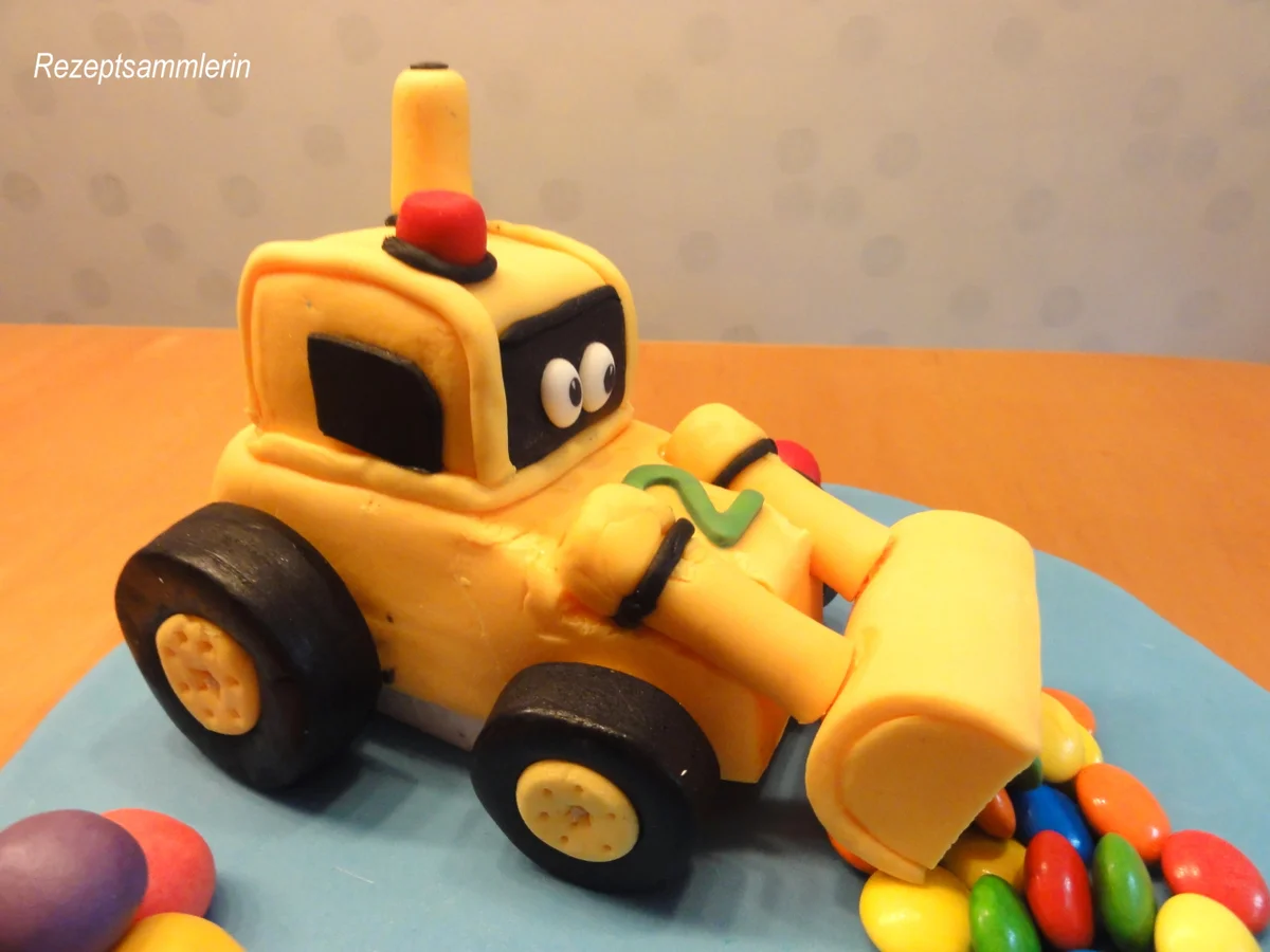 Rezept: Biskuit: HAPPY BIRTHADY TORTE Bild Nr. 6900 Biskuit: HAPPY BIRTHADY TORTE - Rezept - Bild Nr. 6900