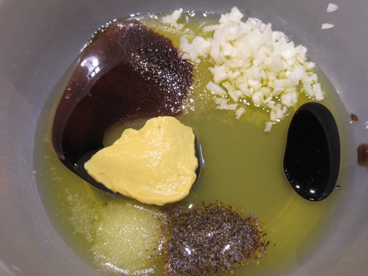 Salate: Warmer Brotsalat mit Tomaten, Schafskäse und Balsamicodressing - Rezept - Bild Nr. 6899