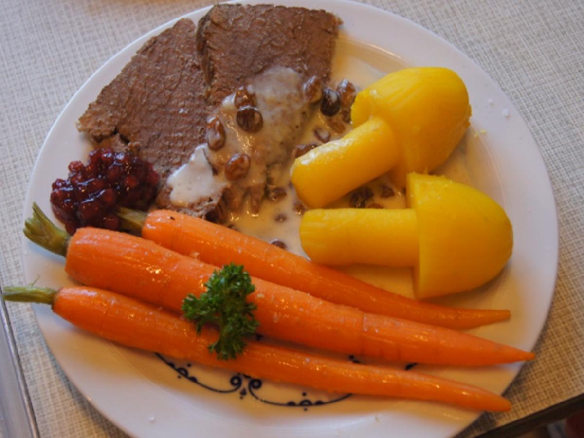 Tafelspitz mit Meerrettichsauce, Honigkarotten und Kartoffelpilzen - Rezept - Bild Nr. 6898