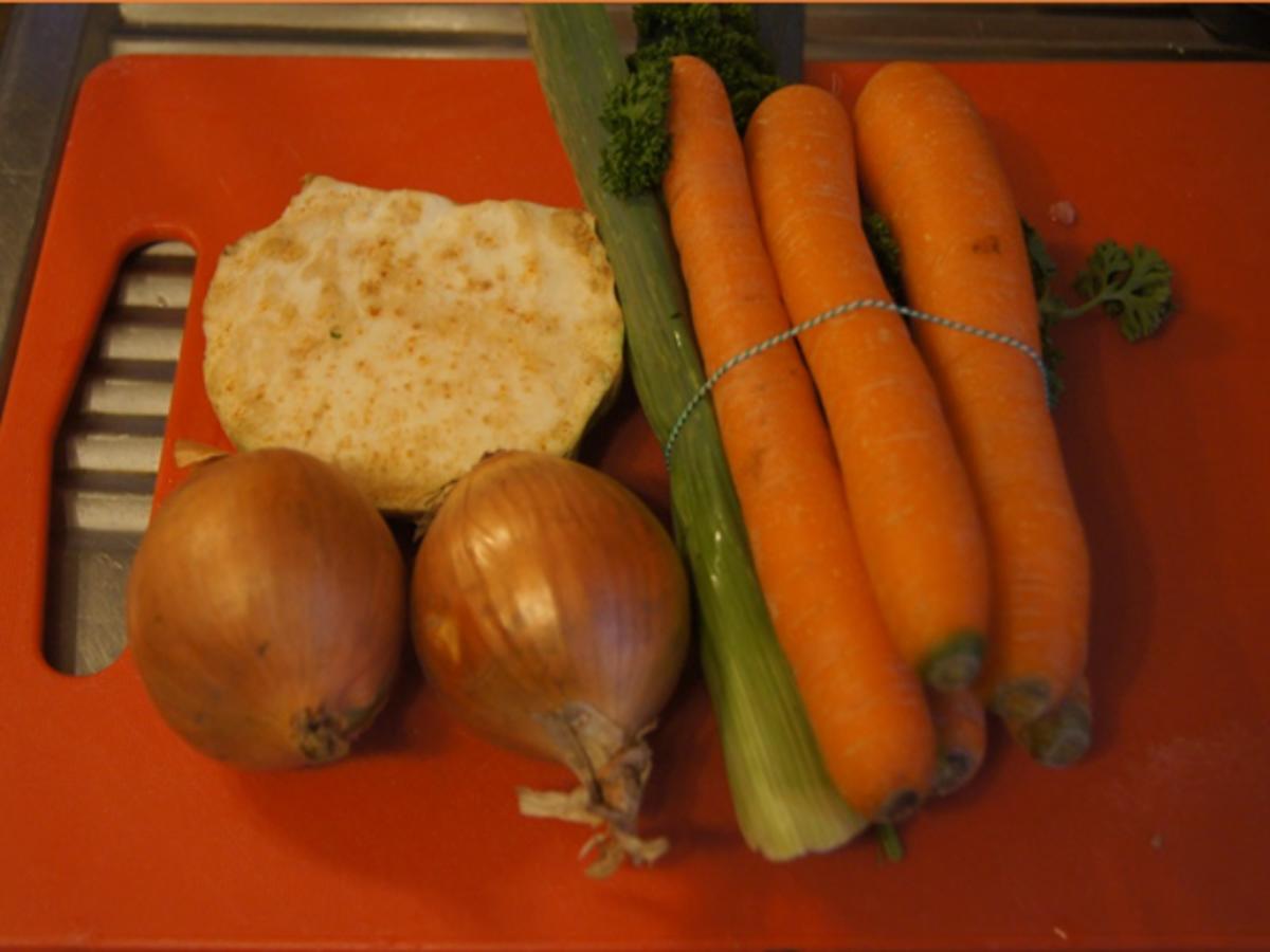 Tafelspitz mit Meerrettichsauce, Honigkarotten und Kartoffelpilzen - Rezept - Bild Nr. 6900