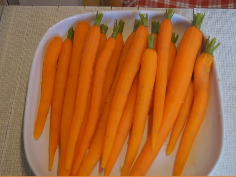 Tafelspitz mit Meerrettichsauce, Honigkarotten und Kartoffelpilzen - Rezept - Bild Nr. 6912