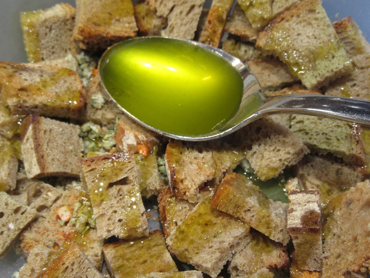 Suppeneinlage: Marinierte Brotwürfel - Rezept - Bild Nr. 6909