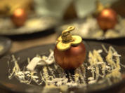 Weihnachtskugeldessert mit Marzipanmousse und Pflaumenmus - Rezept - Bild Nr. 2