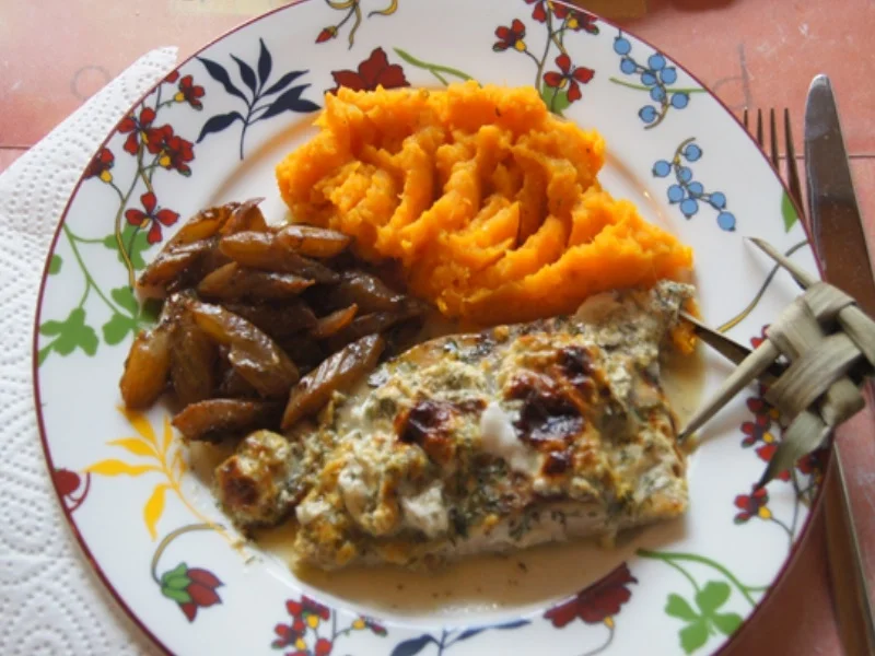 Wildlachsfilet mit herzhaft geschmorten Stangensellerie und Süßkartoffelstampf - Rezept - Bild Nr. 2