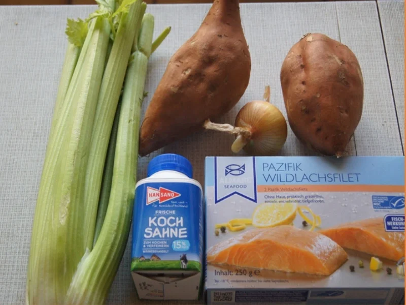 Wildlachsfilet mit herzhaft geschmorten Stangensellerie und Süßkartoffelstampf - Rezept - Bild Nr. 3