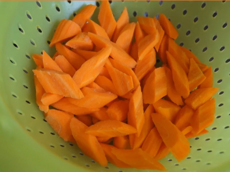 Alaska-Seelachsfilet mit Honig-Ingwer-Möhren und Süßkartoffelstampf - Rezept - Bild Nr. 8