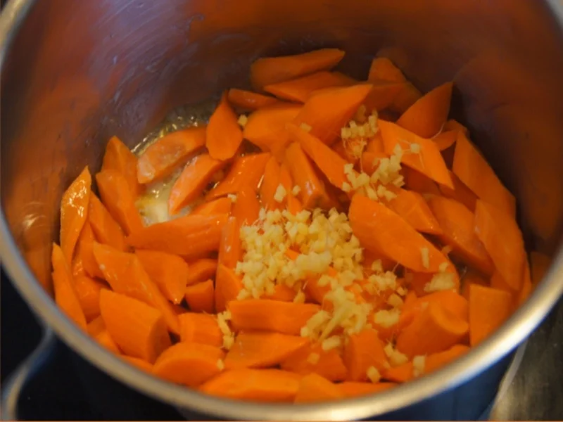 Alaska-Seelachsfilet mit Honig-Ingwer-Möhren und Süßkartoffelstampf - Rezept - Bild Nr. 10